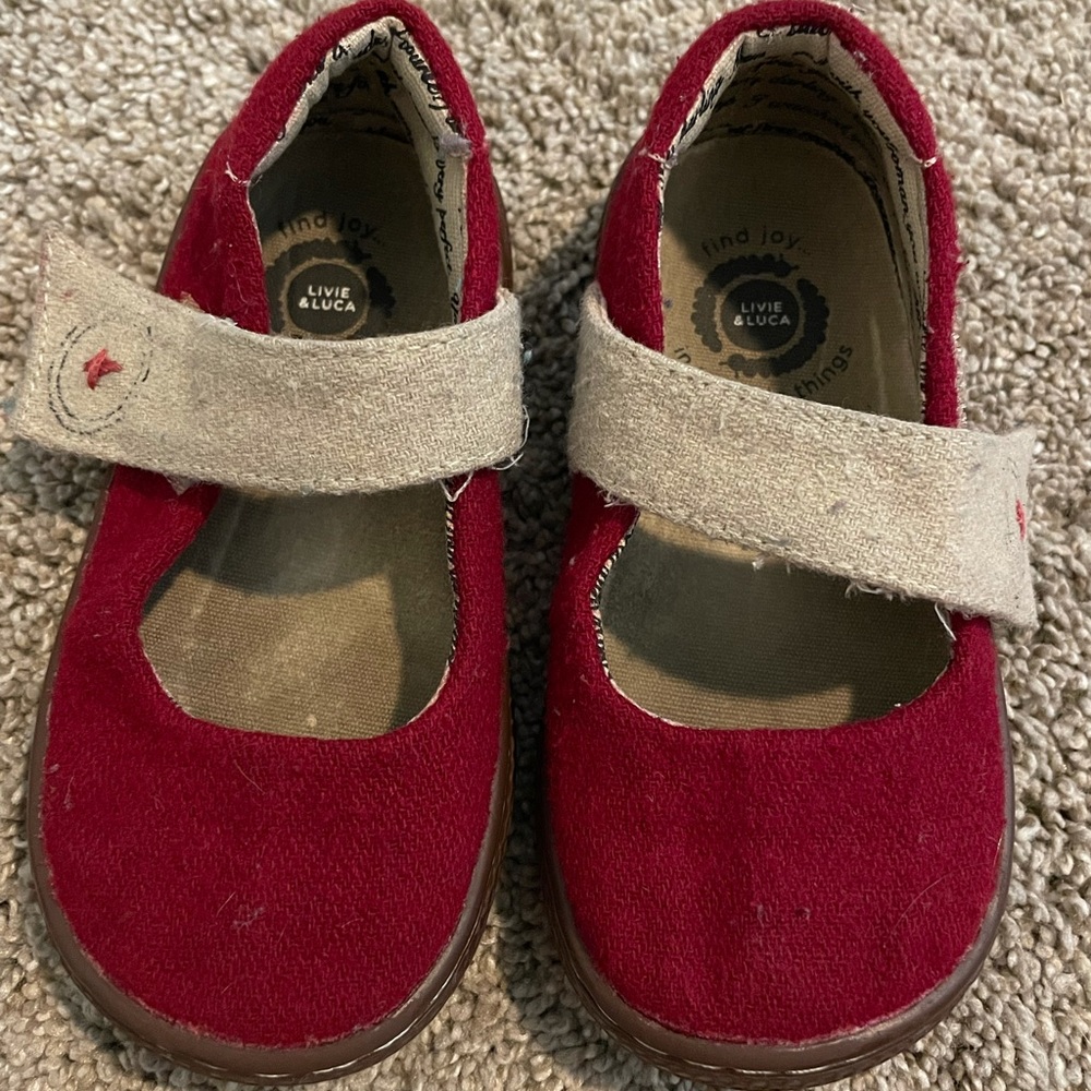 Livie and Luca size 7